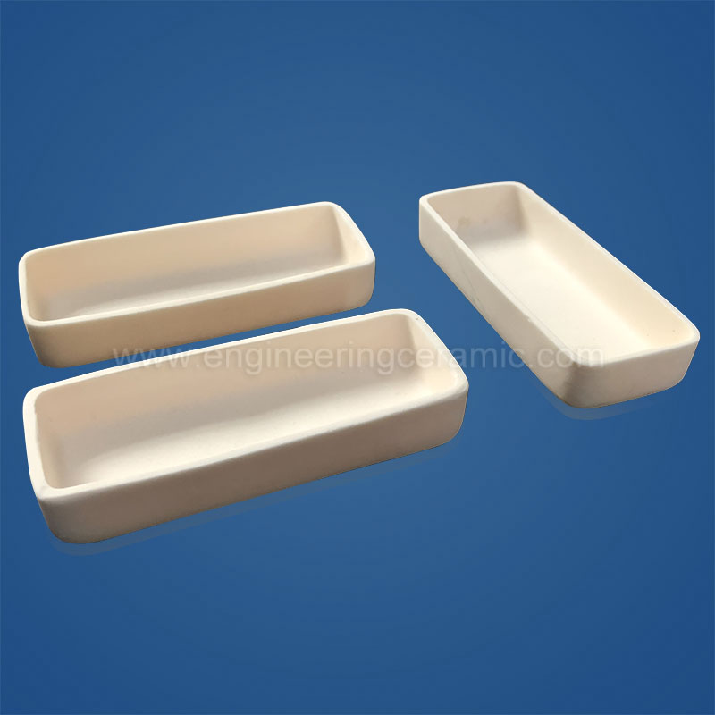 Labware Seramik Alumina: Bolehkah Seramik Kejuruteraan Ketulenan Tinggi Benar-benar Mengatasi Prestasi Logam dalam Persekitaran Menghakis, Suhu Tinggi?